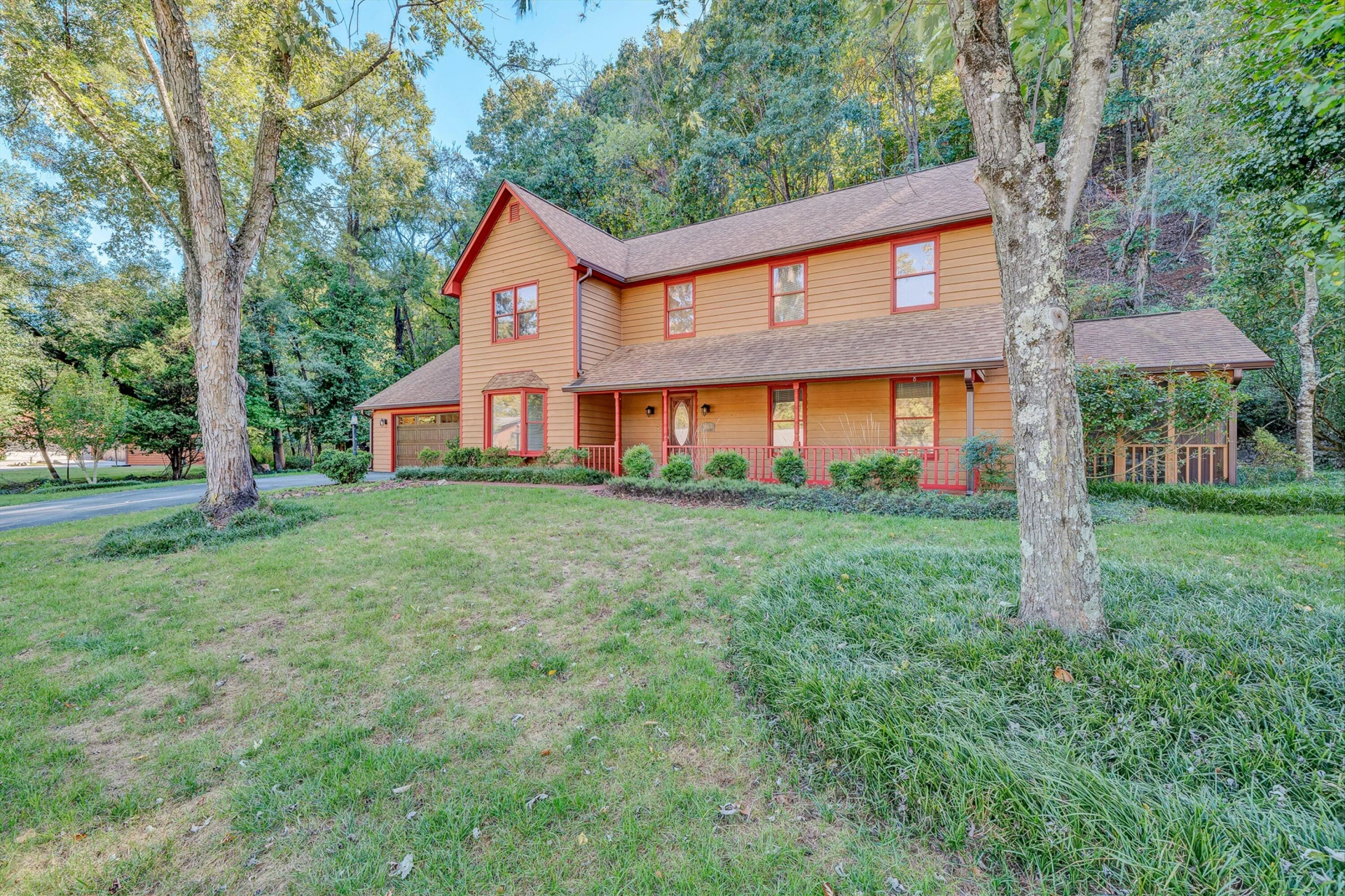 5864 Lakemont DR - Photo 2