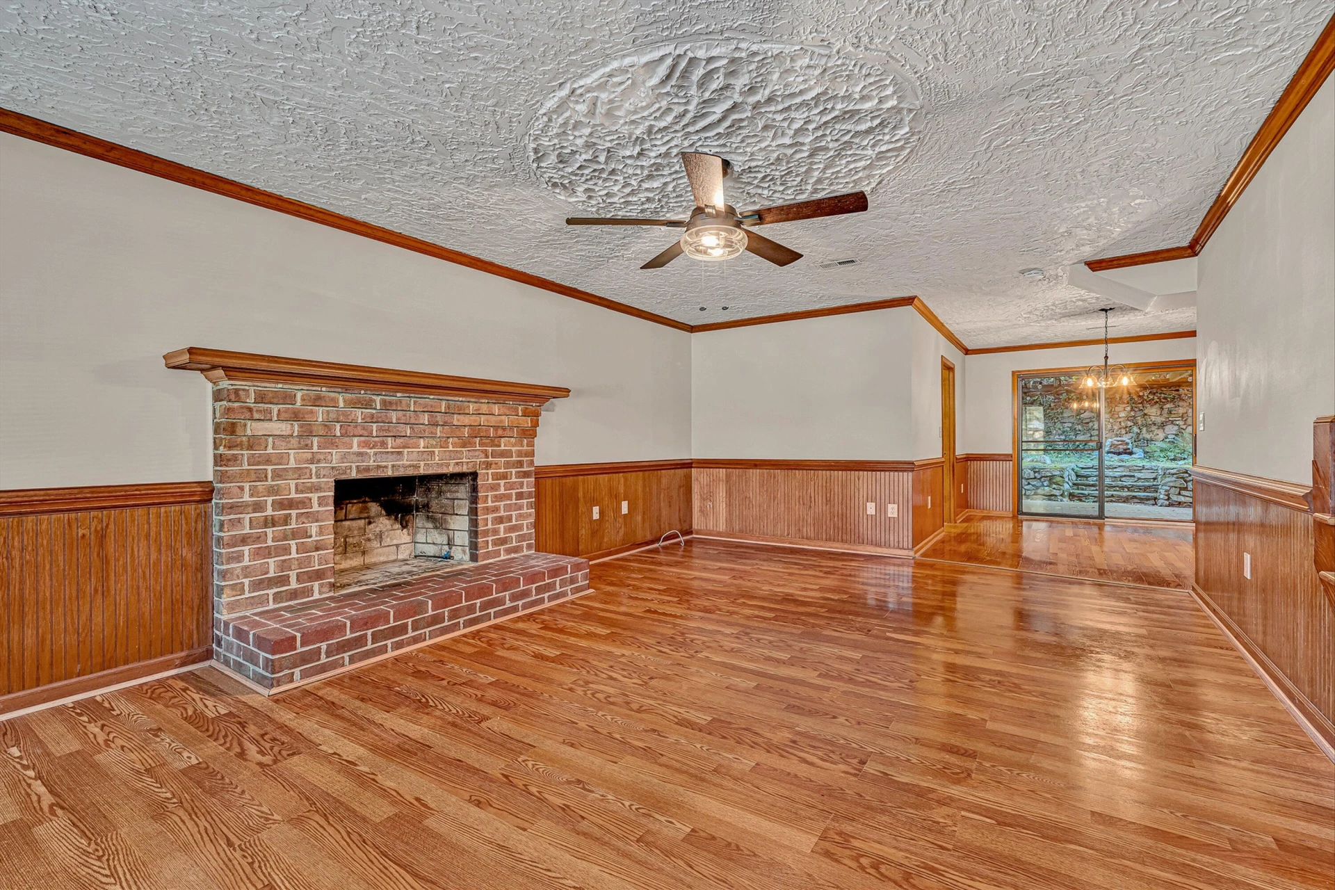 5864 Lakemont DR - Photo 5