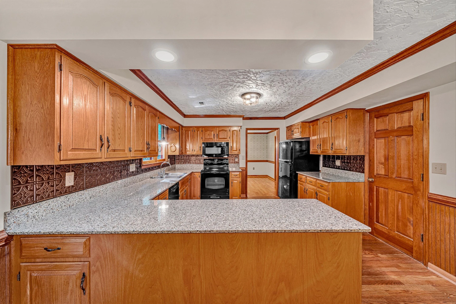 5864 Lakemont DR - Photo 8