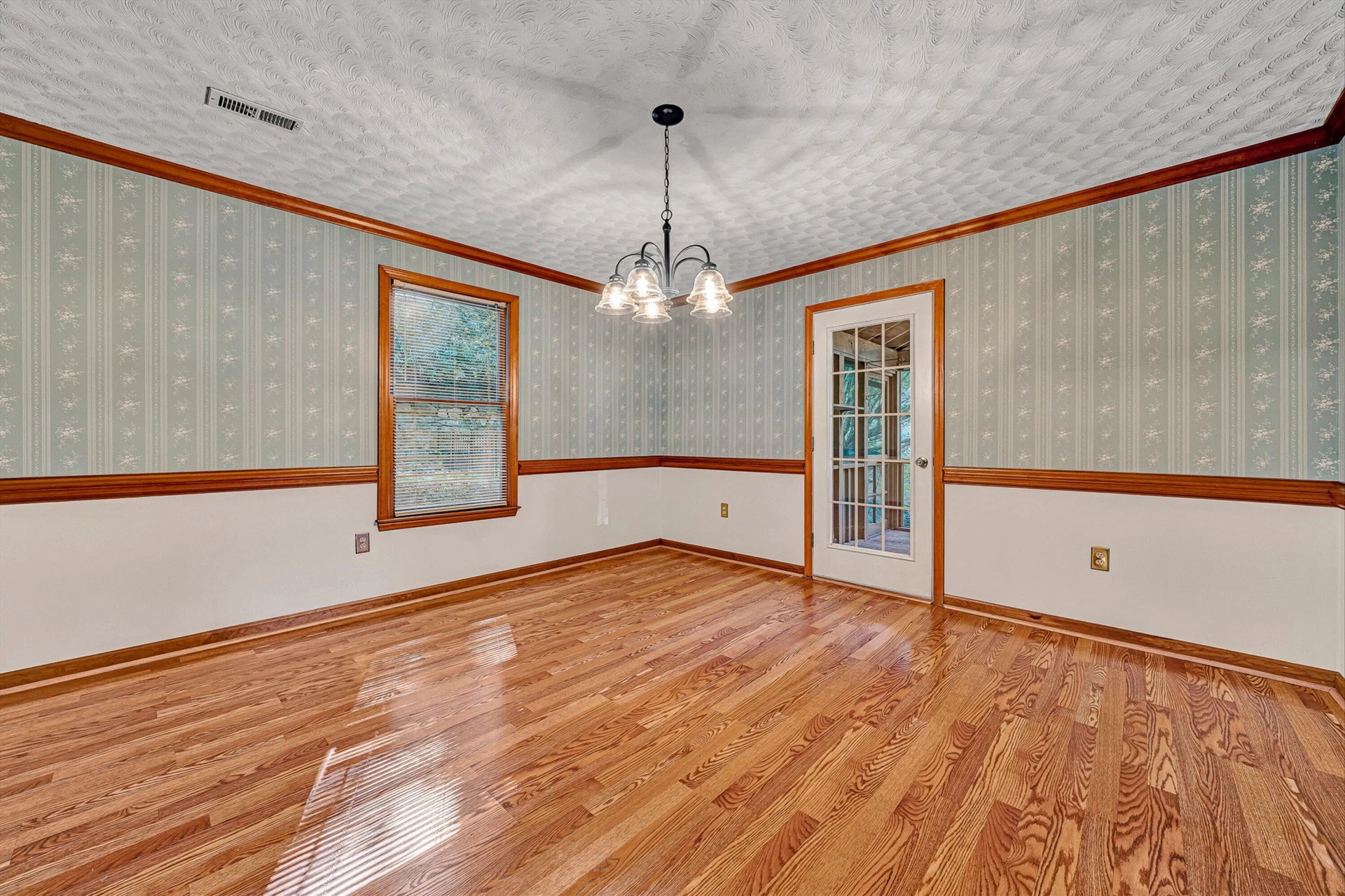 5864 Lakemont DR - Photo 15