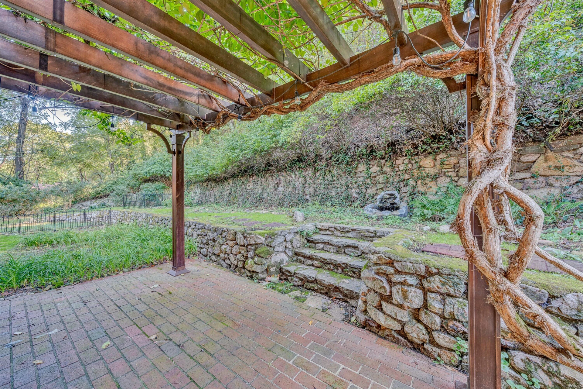5864 Lakemont DR - Photo 38