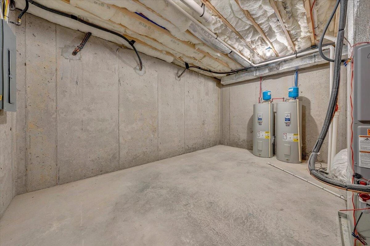 3275 Moyer CT - Photo 45