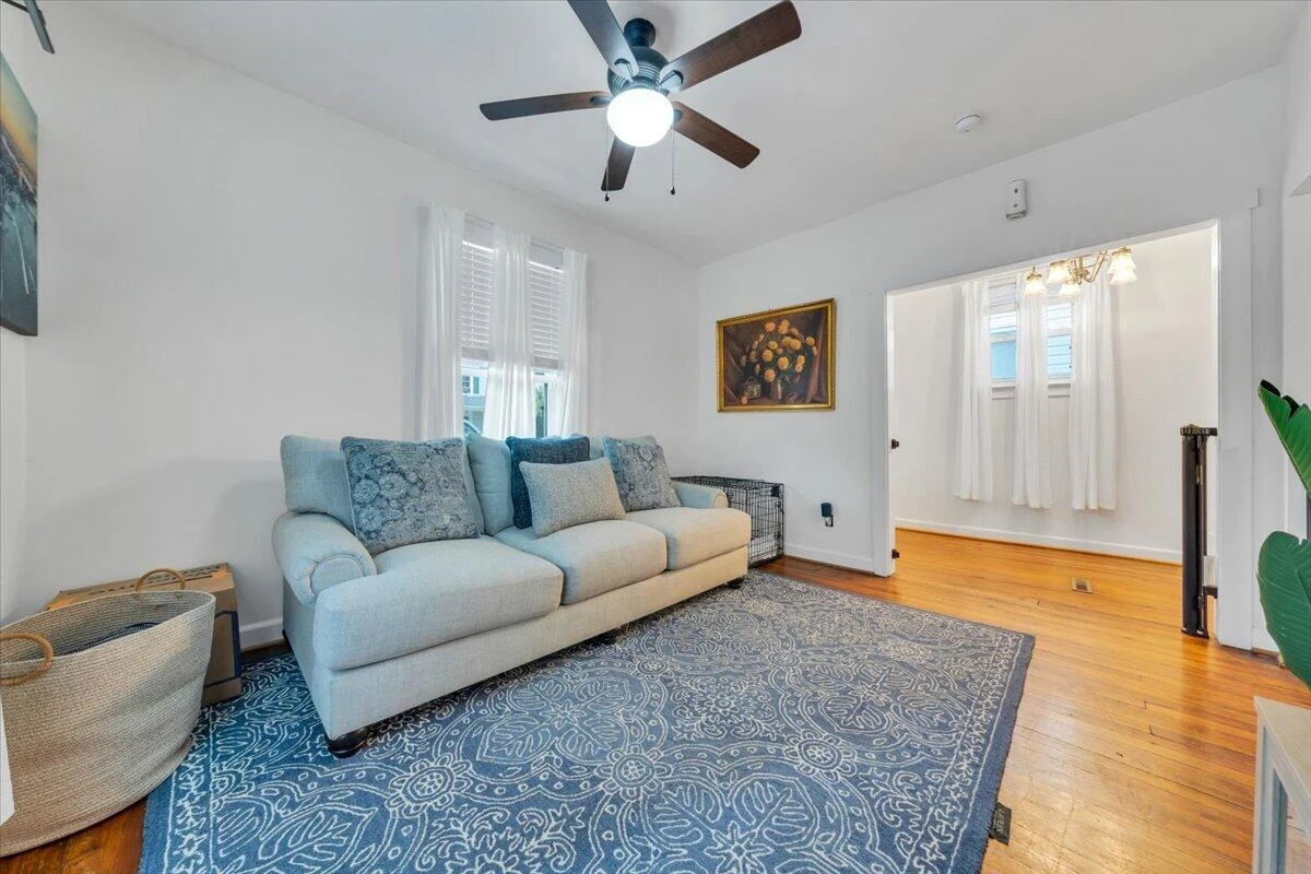 709 Stewart AVE SE - Photo 8