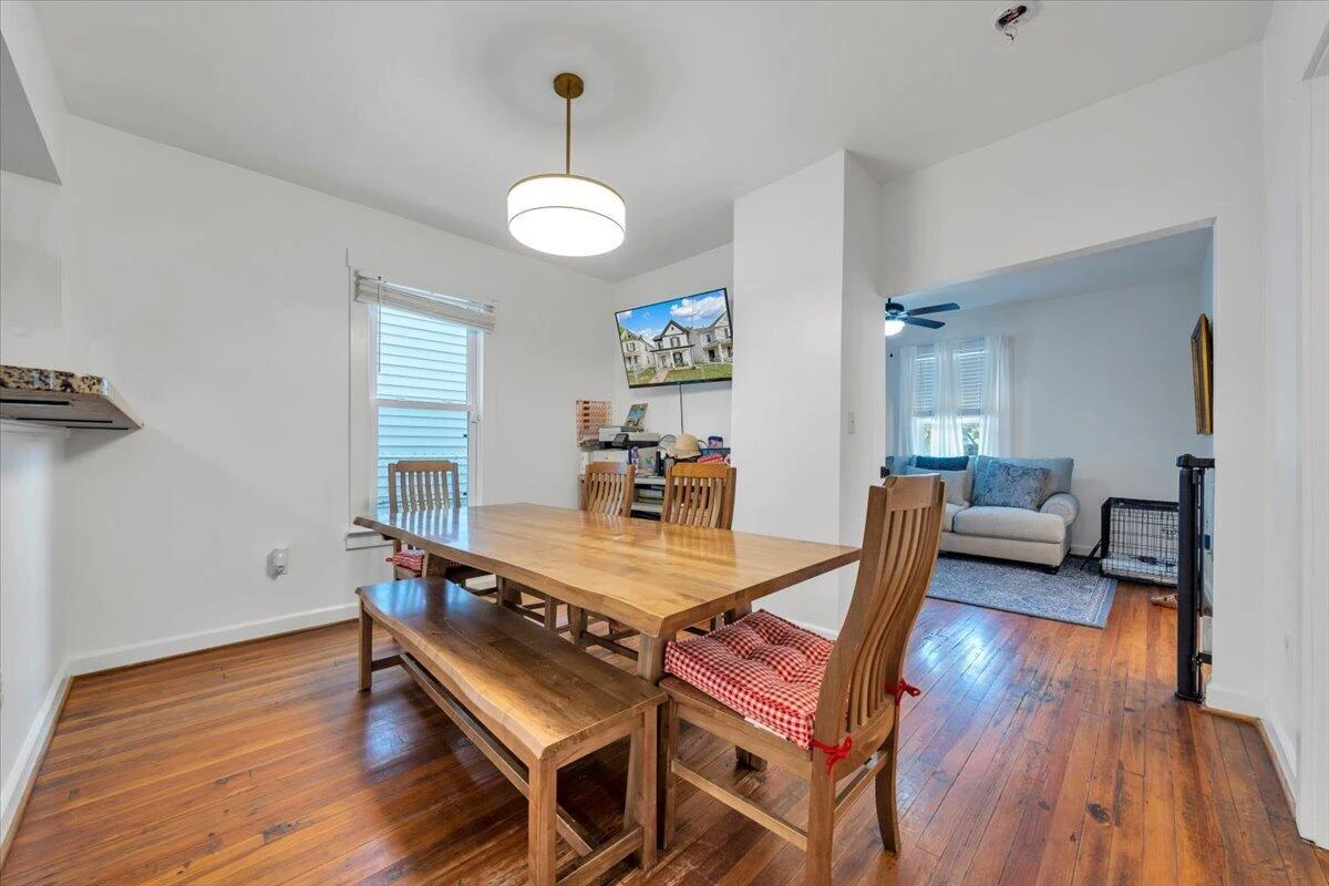 709 Stewart AVE SE - Photo 13