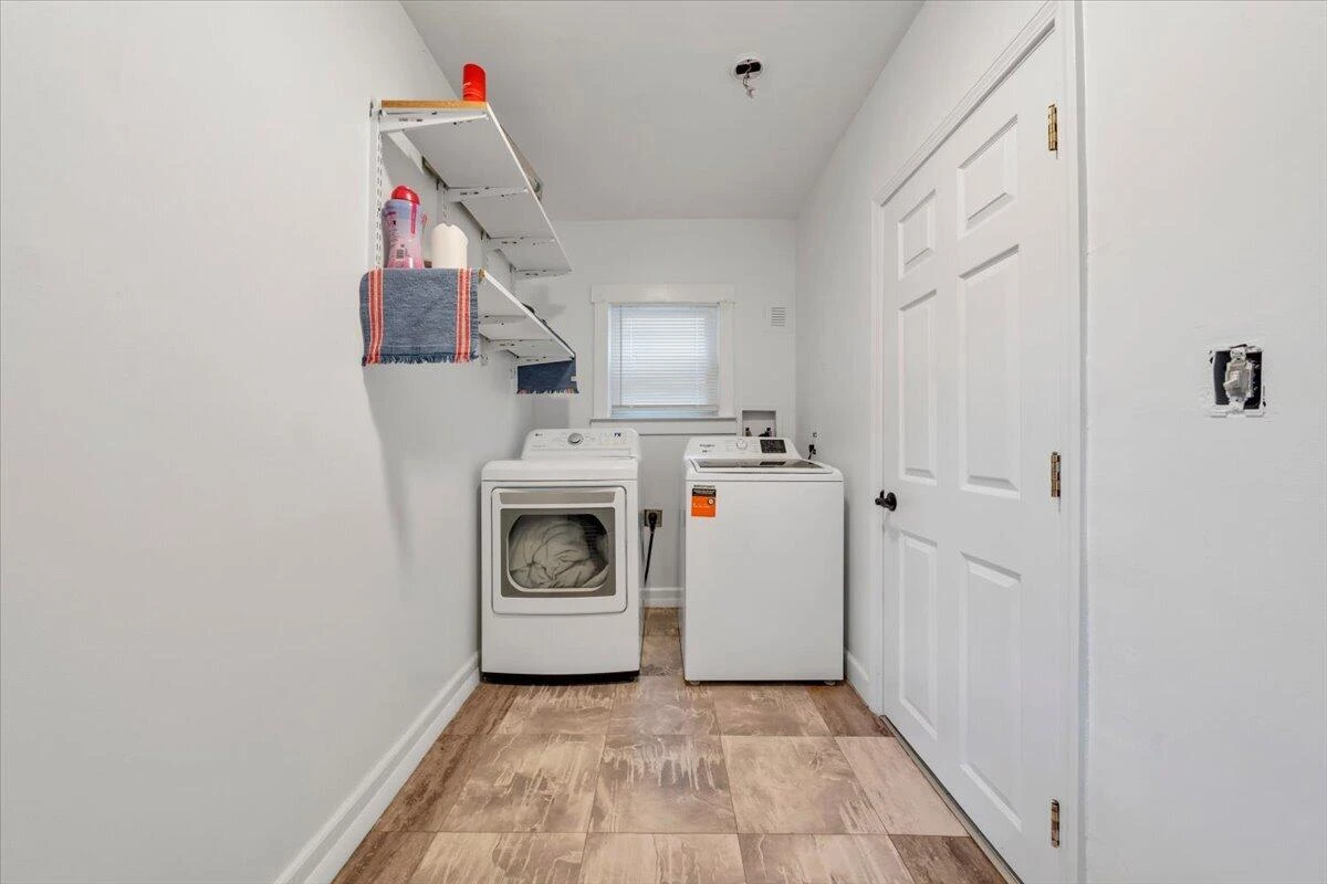 709 Stewart AVE SE - Photo 21