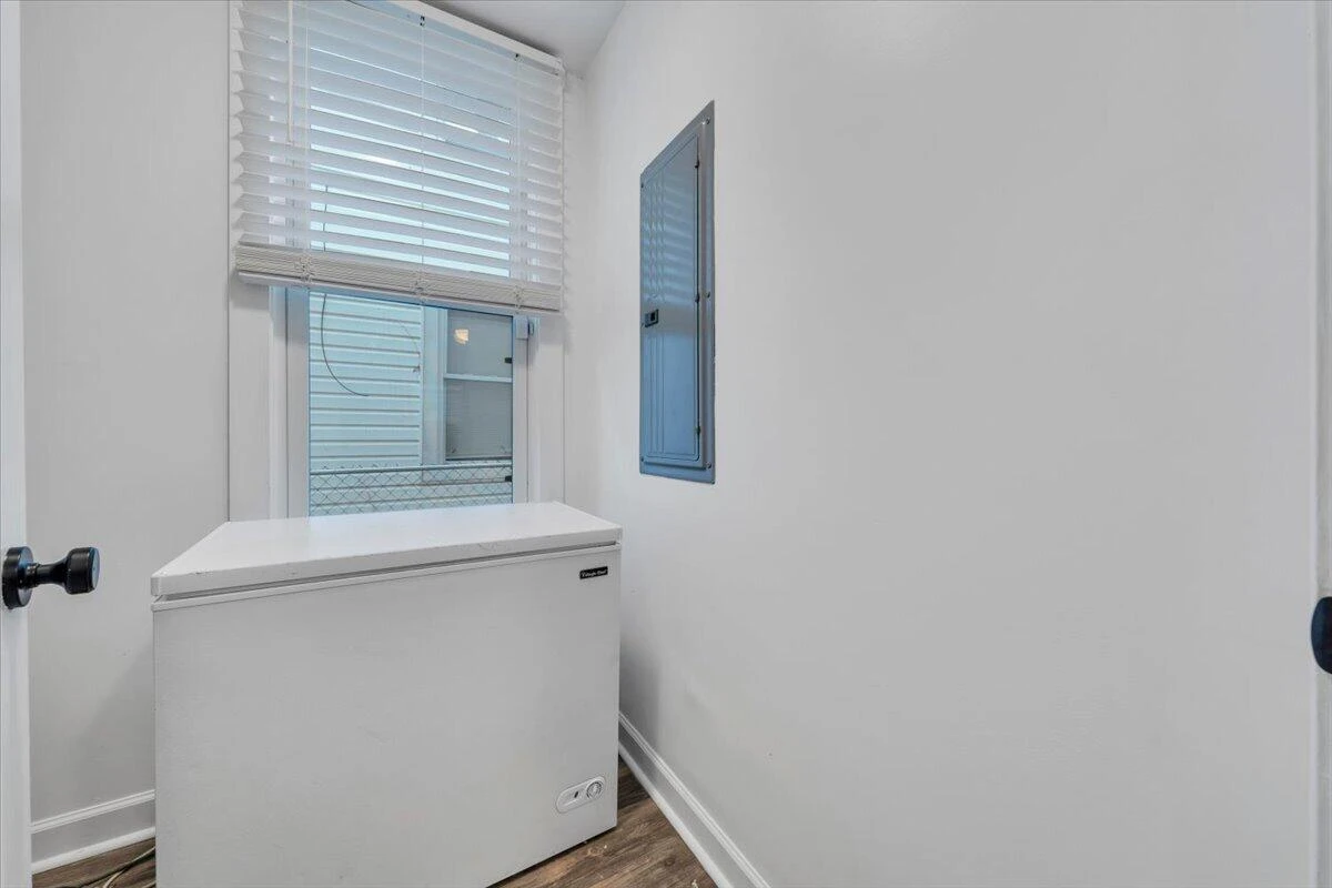 709 Stewart AVE SE - Photo 23