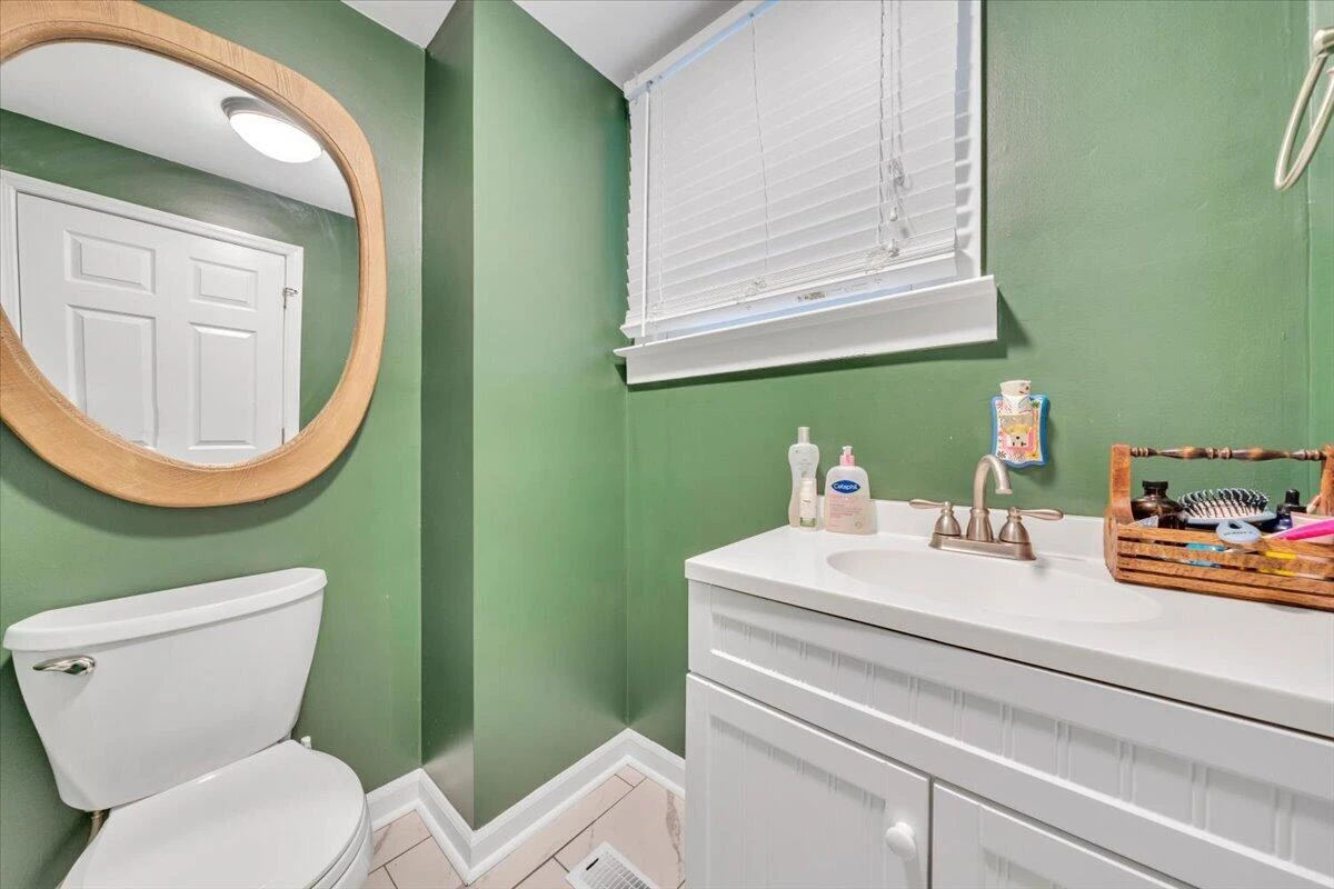 709 Stewart AVE SE - Photo 25