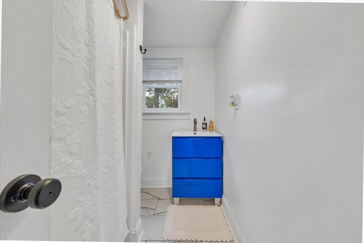 709 Stewart AVE SE - Photo 33