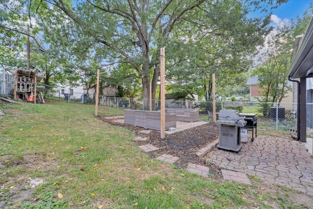 709 Stewart AVE SE - Photo 35
