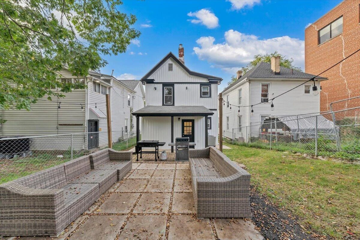 709 Stewart AVE SE - Photo 39