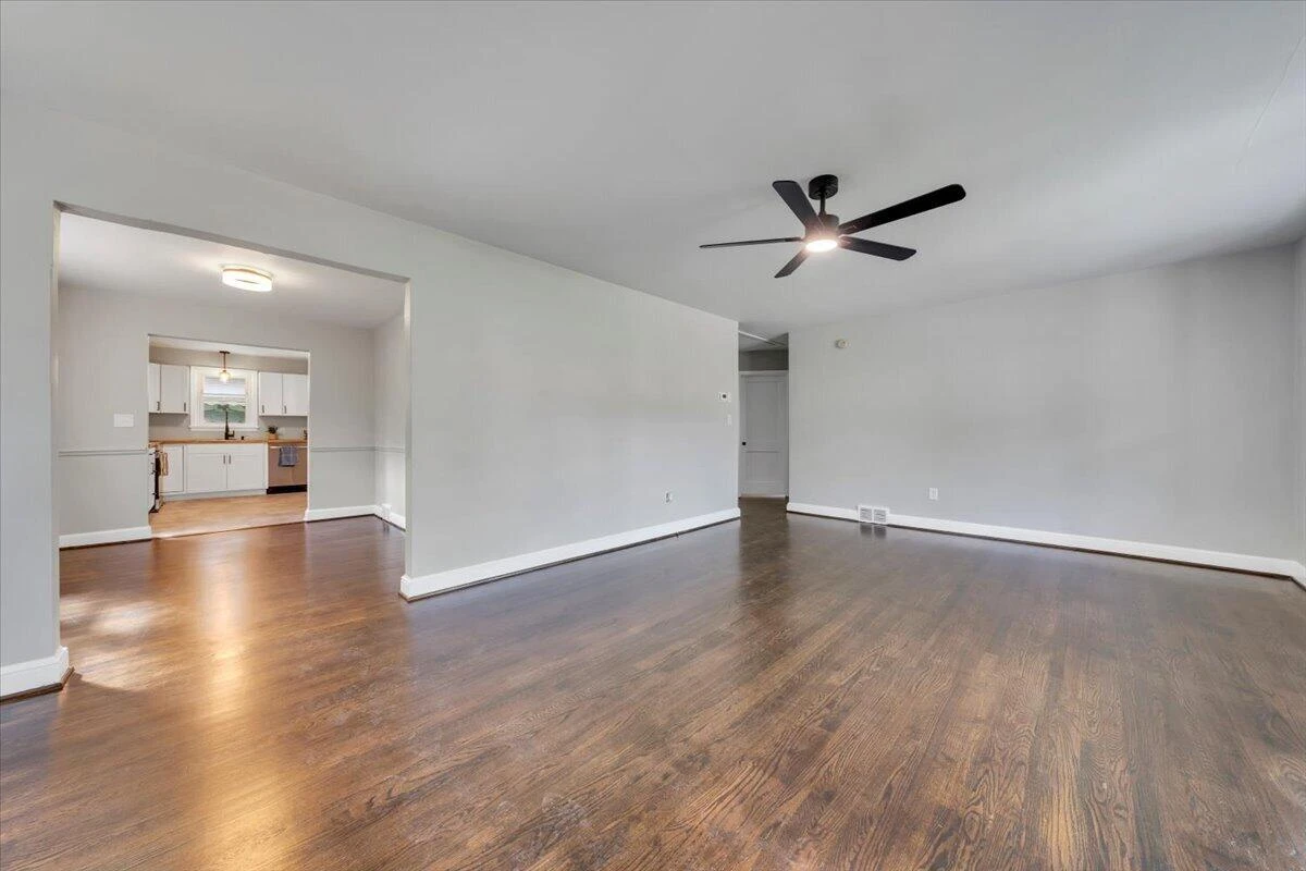2416 Brandon AVE SW - Photo 5