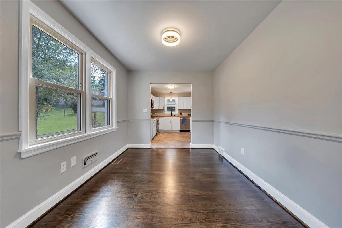 2416 Brandon AVE SW - Photo 11