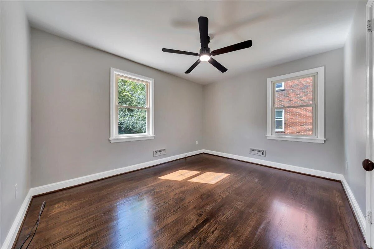 2416 Brandon AVE SW - Photo 19