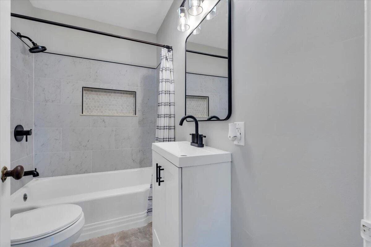 2416 Brandon AVE SW - Photo 21