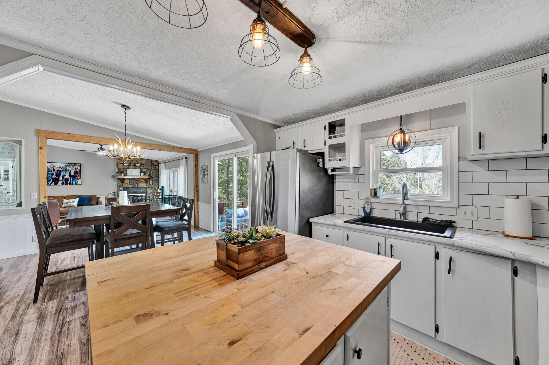 111 Deerhill RD - Photo 11