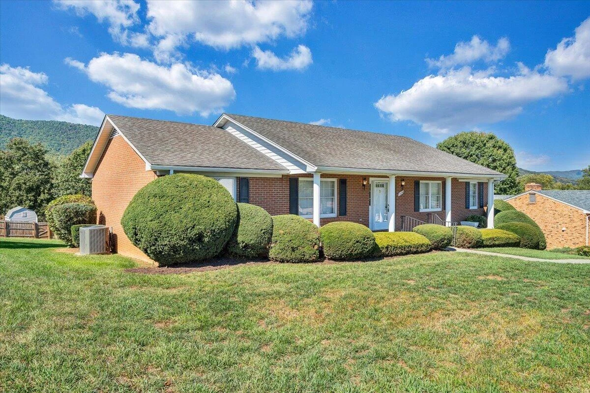 5118 Jonathan LN - Photo 2