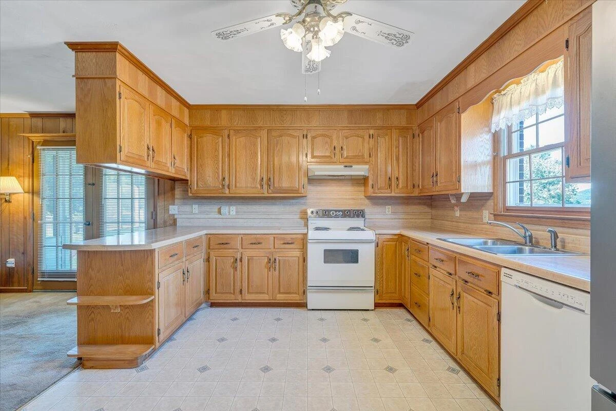 5118 Jonathan LN - Photo 11