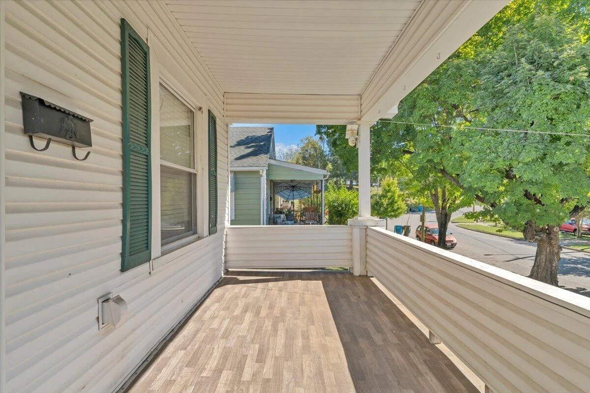 1856 Kenwood BLVD SE - Photo 5