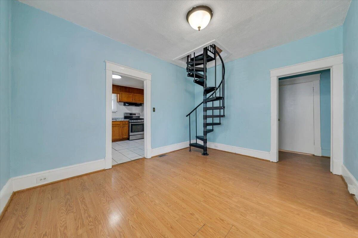 1856 Kenwood BLVD SE - Photo 11