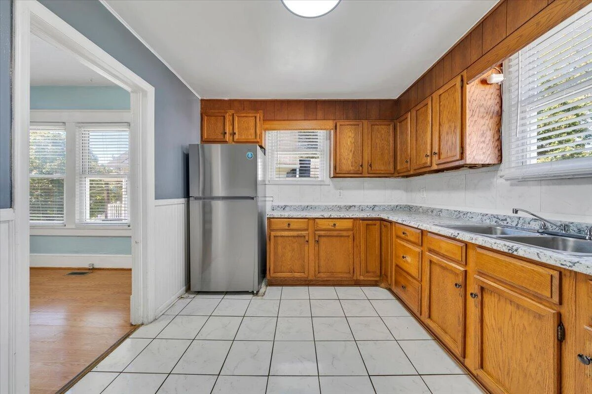 1856 Kenwood BLVD SE - Photo 13