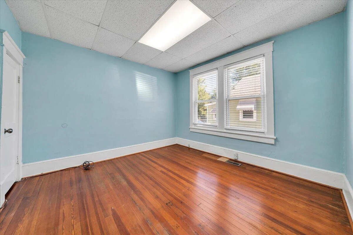 1856 Kenwood BLVD SE - Photo 18