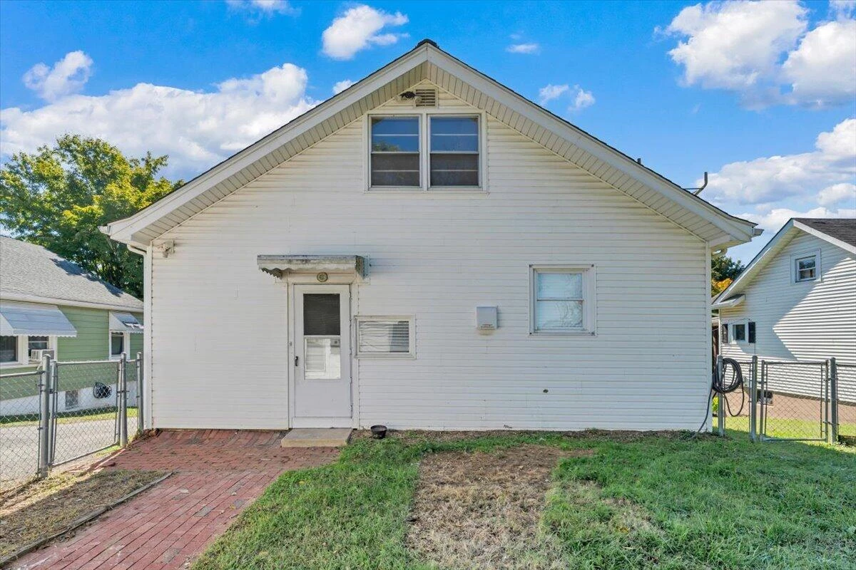 1856 Kenwood BLVD SE - Photo 26