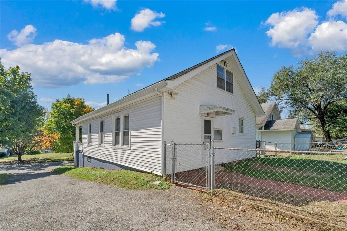 1856 Kenwood BLVD SE - Photo 28