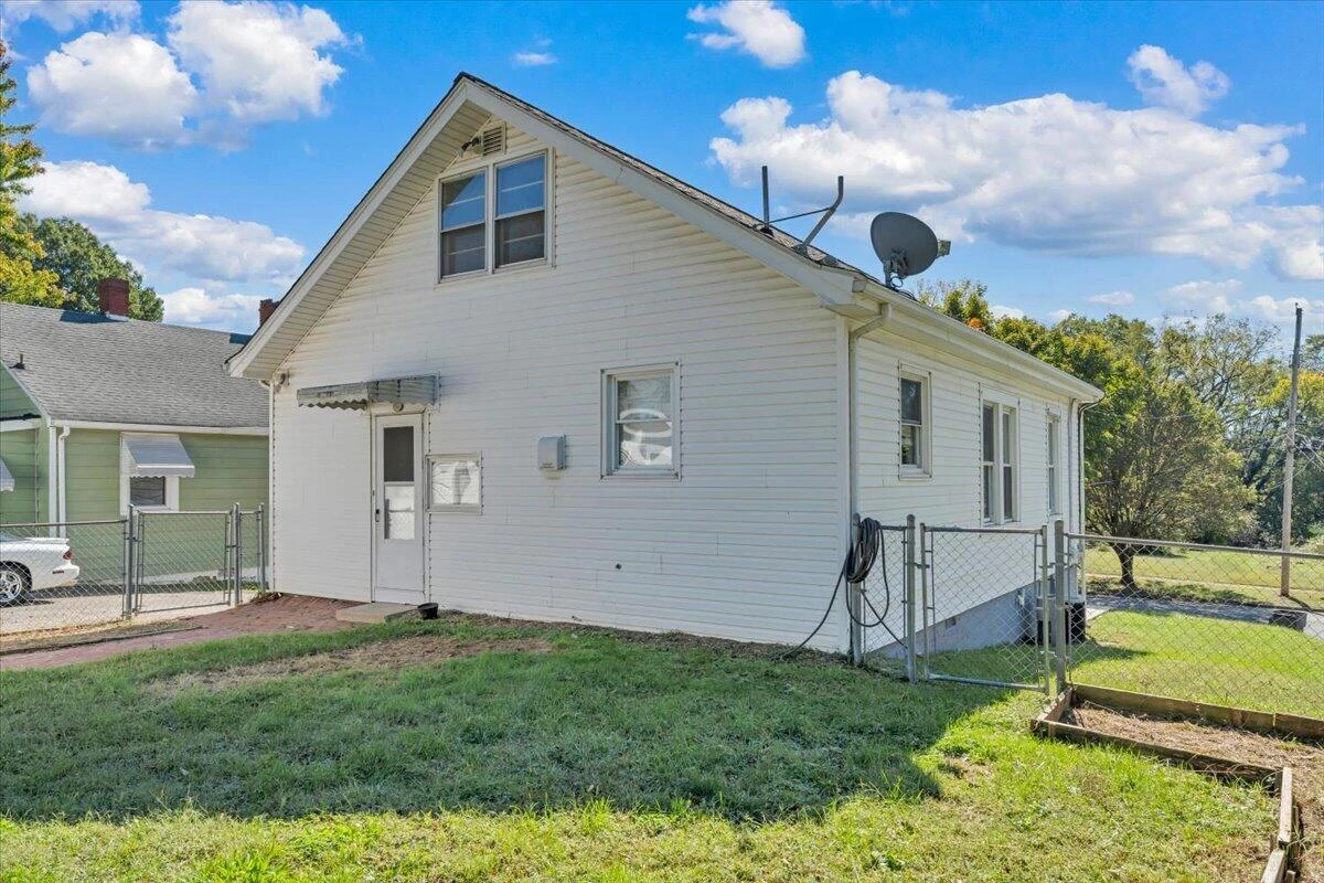 1856 Kenwood BLVD SE - Photo 29