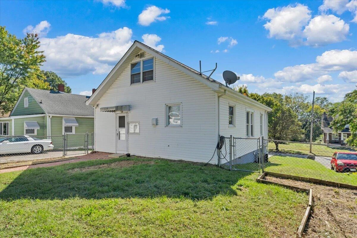 1856 Kenwood BLVD SE - Photo 30