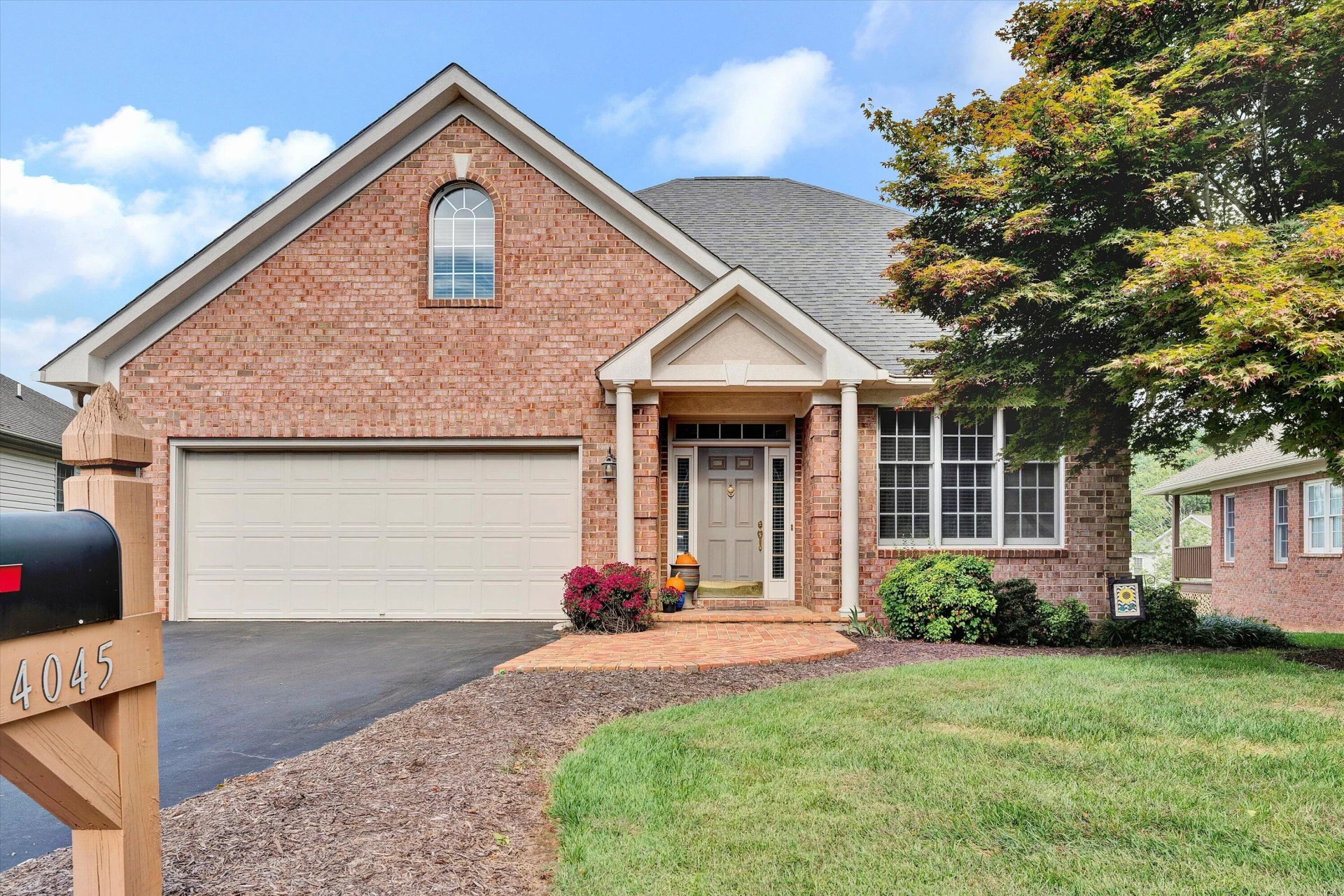 4045 Parkway Place DR - Photo 2