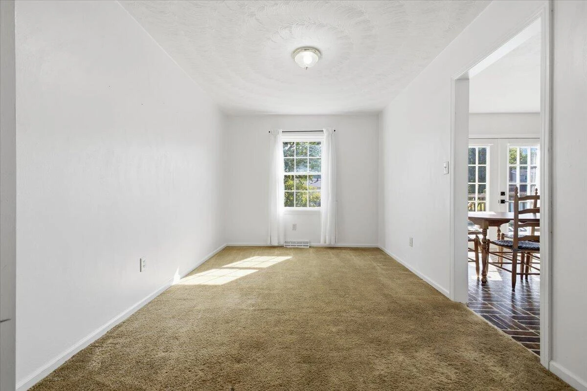 7341 Tinkerview RD - Photo 8