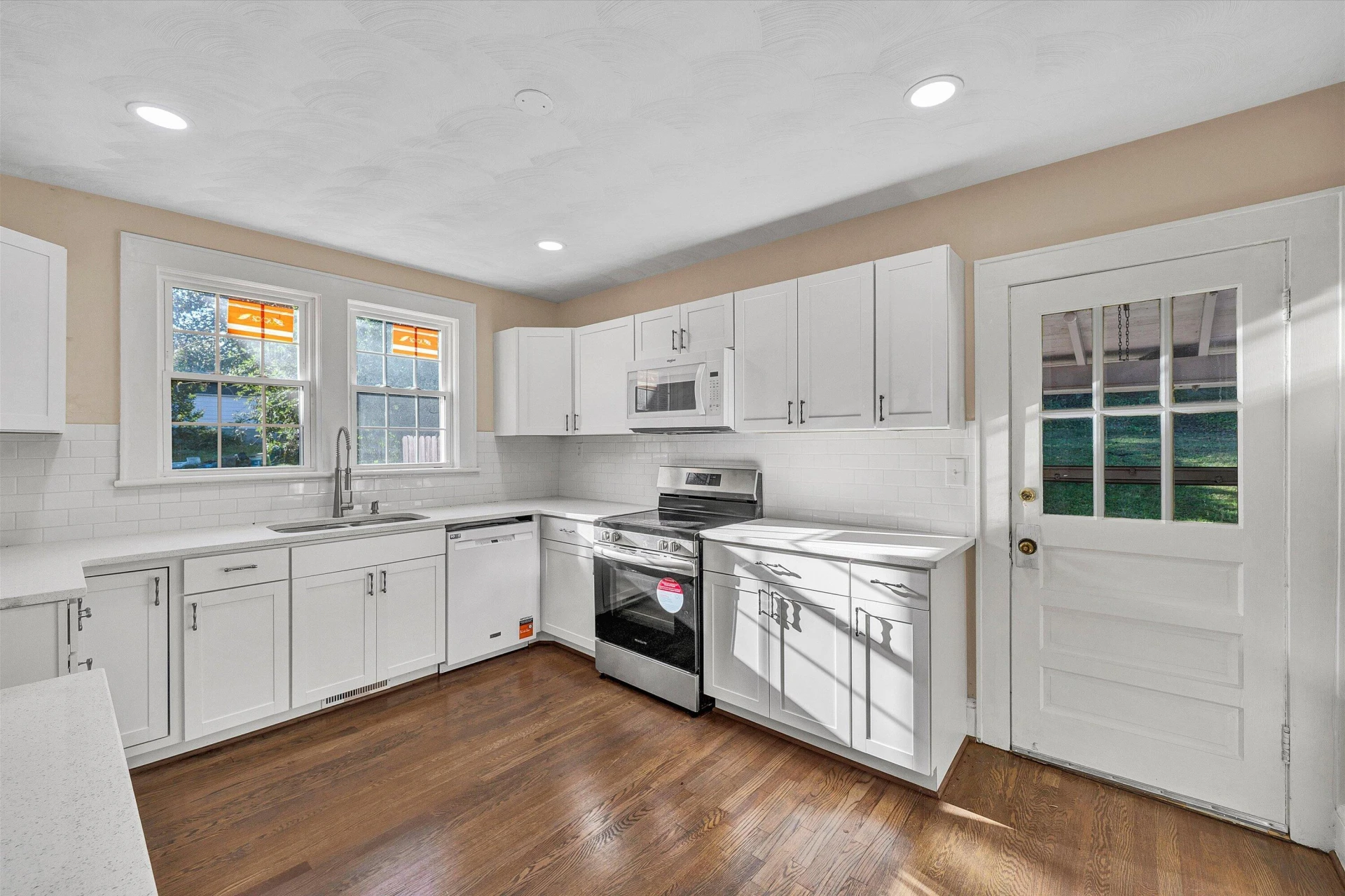 3216 Greenland AVE NW - Photo 7