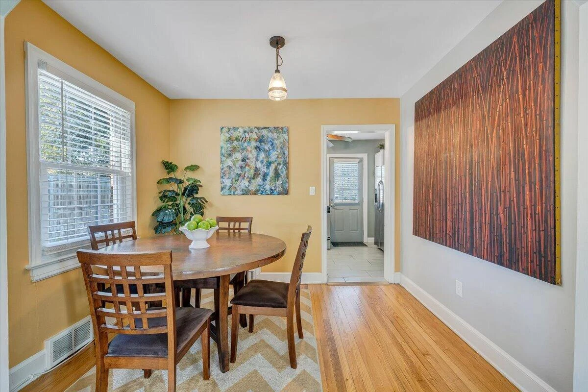 2604 Vancouver DR NW - Photo 11