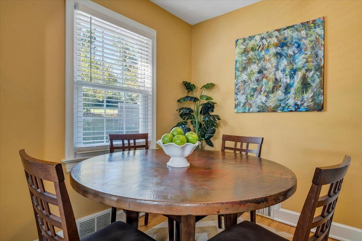 2604 Vancouver DR NW - Photo 12