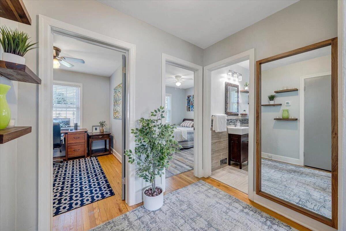 2604 Vancouver DR NW - Photo 19