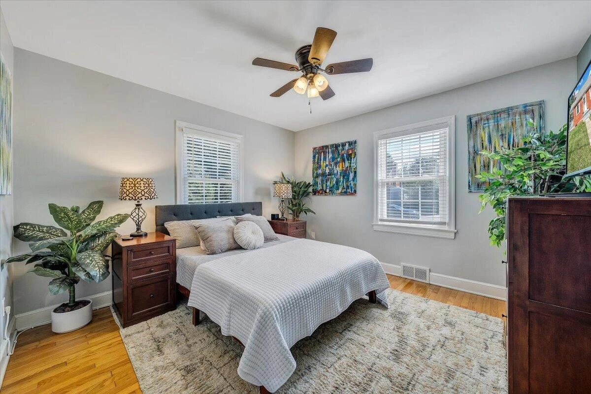 2604 Vancouver DR NW - Photo 20