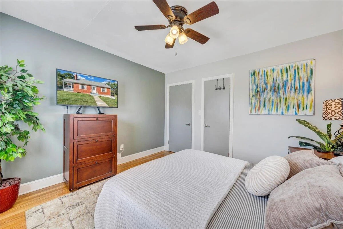 2604 Vancouver DR NW - Photo 21
