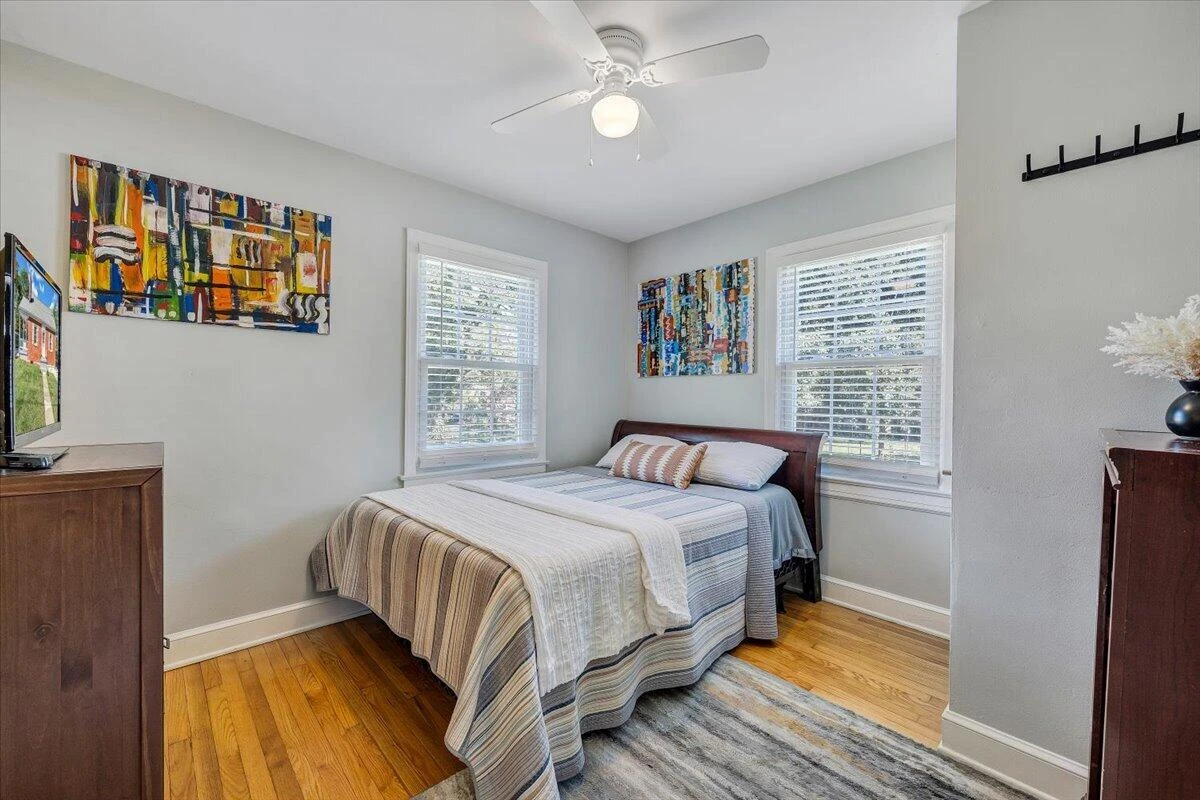 2604 Vancouver DR NW - Photo 22