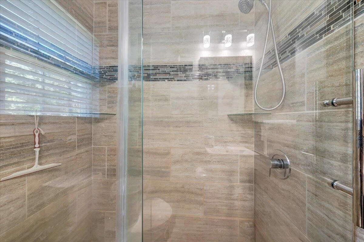2604 Vancouver DR NW - Photo 27
