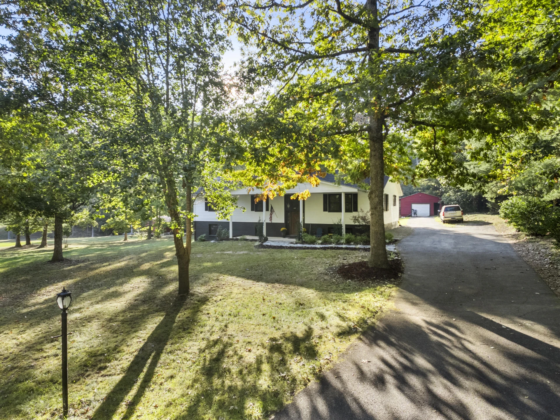 3863 Fox Hollow RD - Photo 4