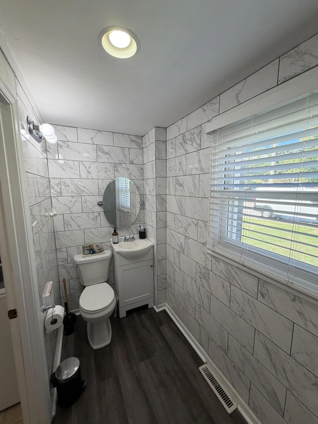 218 Franklin AVE - Photo 8