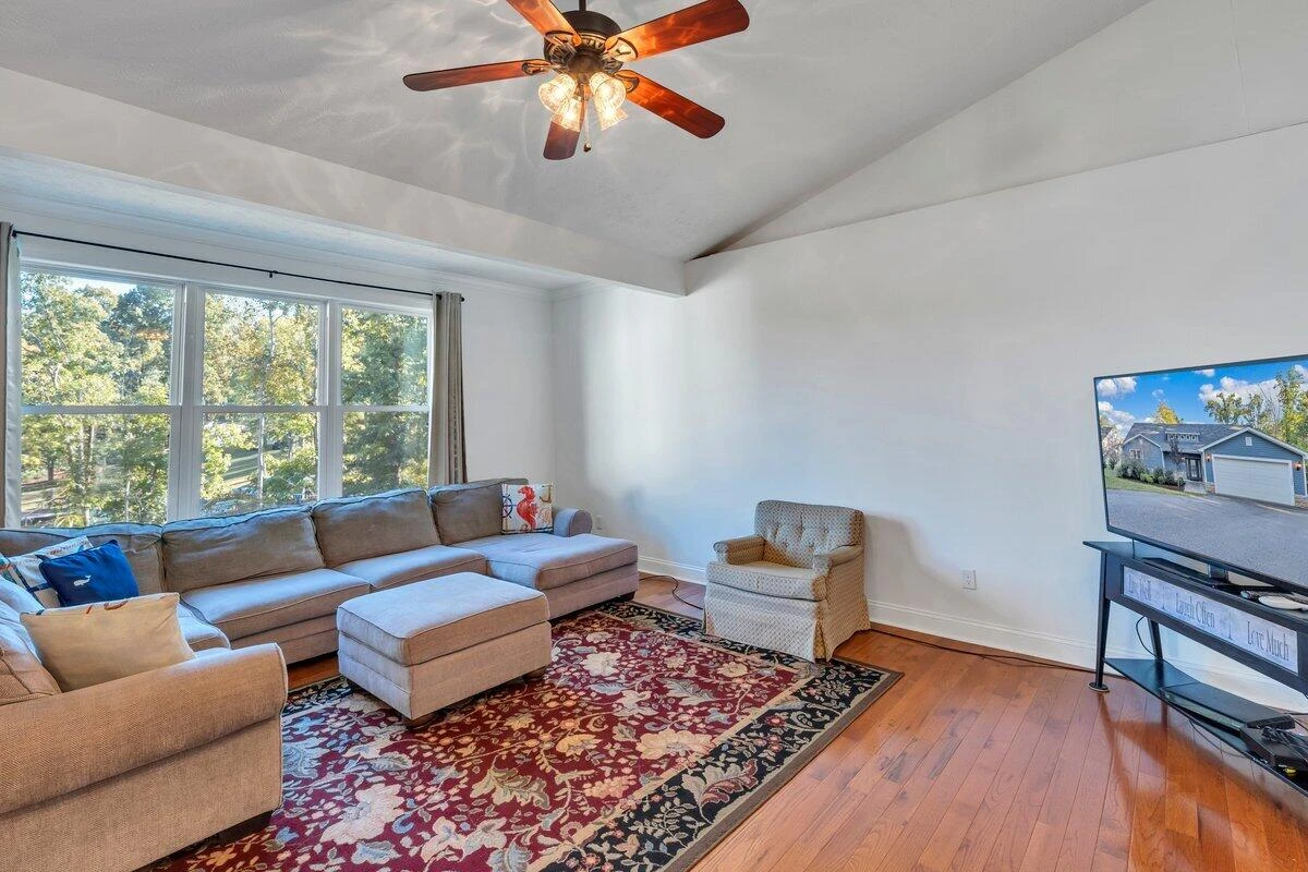 1280 Wildflower LN - Photo 32
