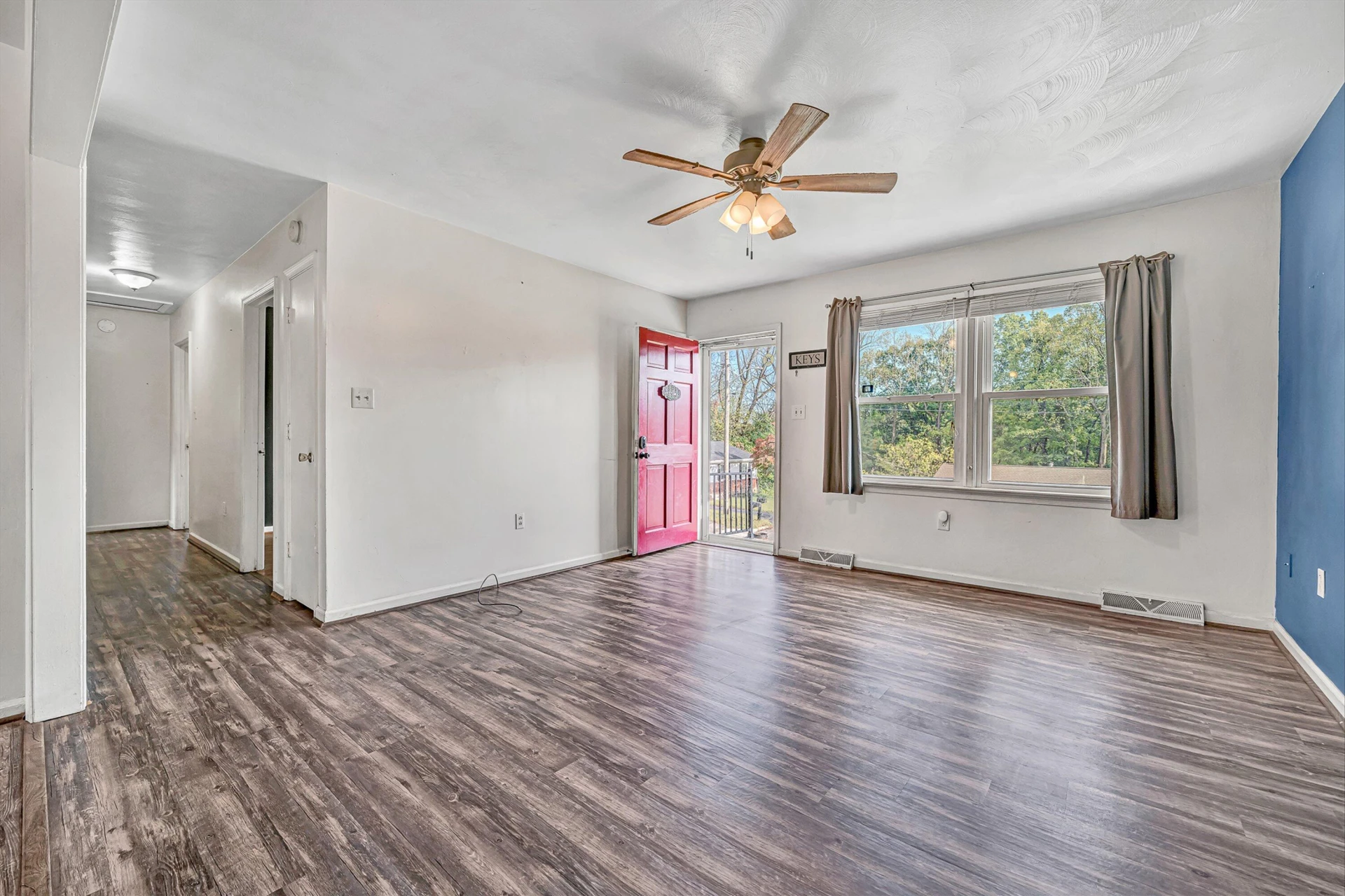 592 Stacie DR - Photo 5