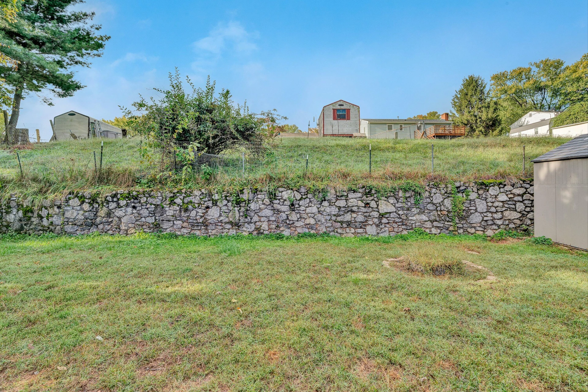 592 Stacie DR - Photo 19