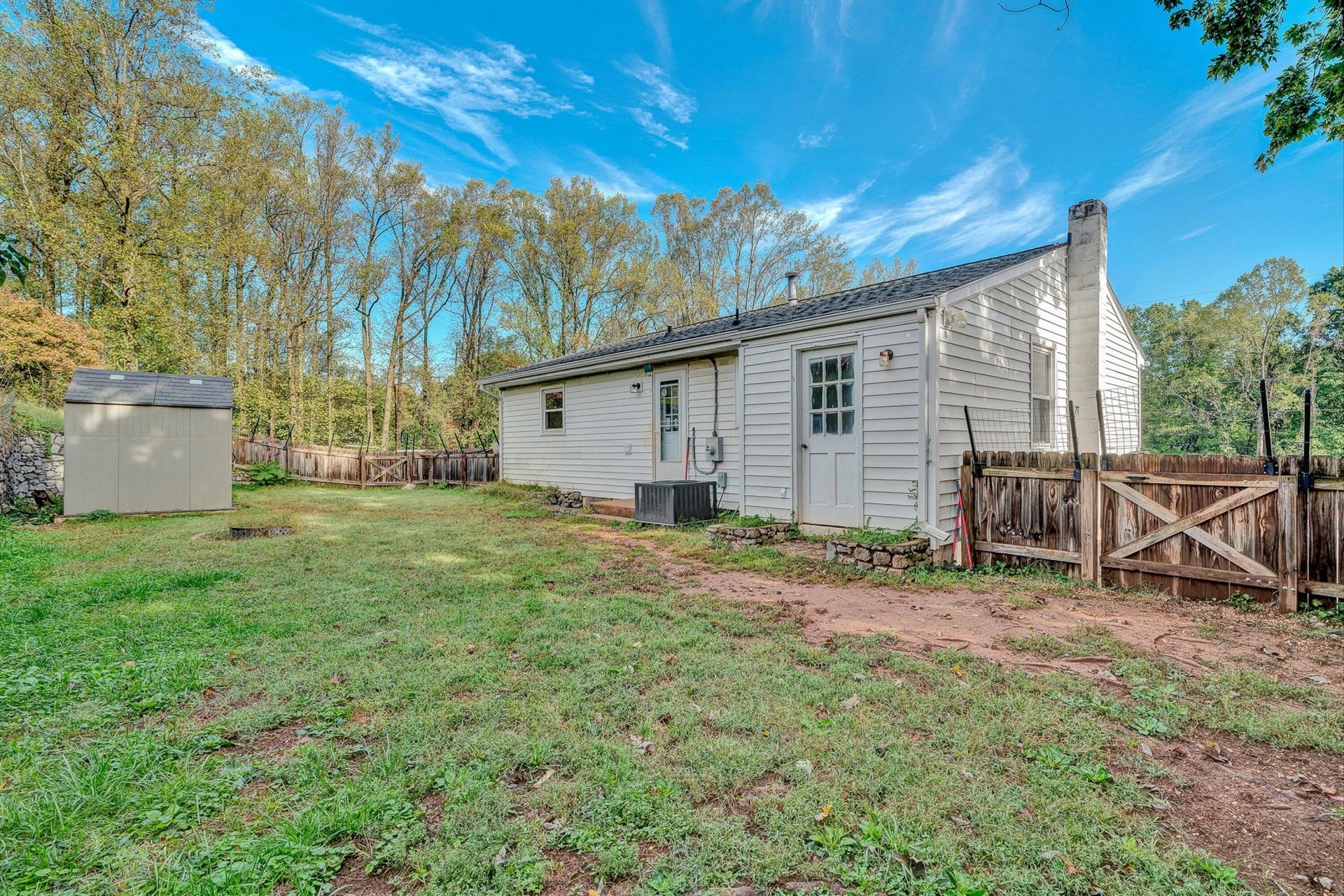 592 Stacie DR - Photo 20