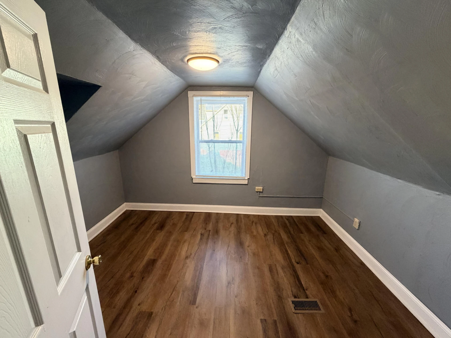 2001 Hanover AVE NW - Photo 8