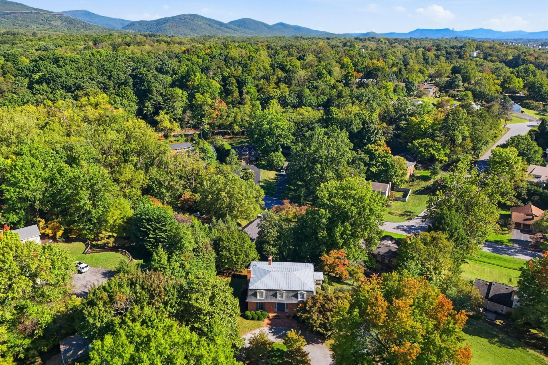630 Dogwood DR - Photo 3