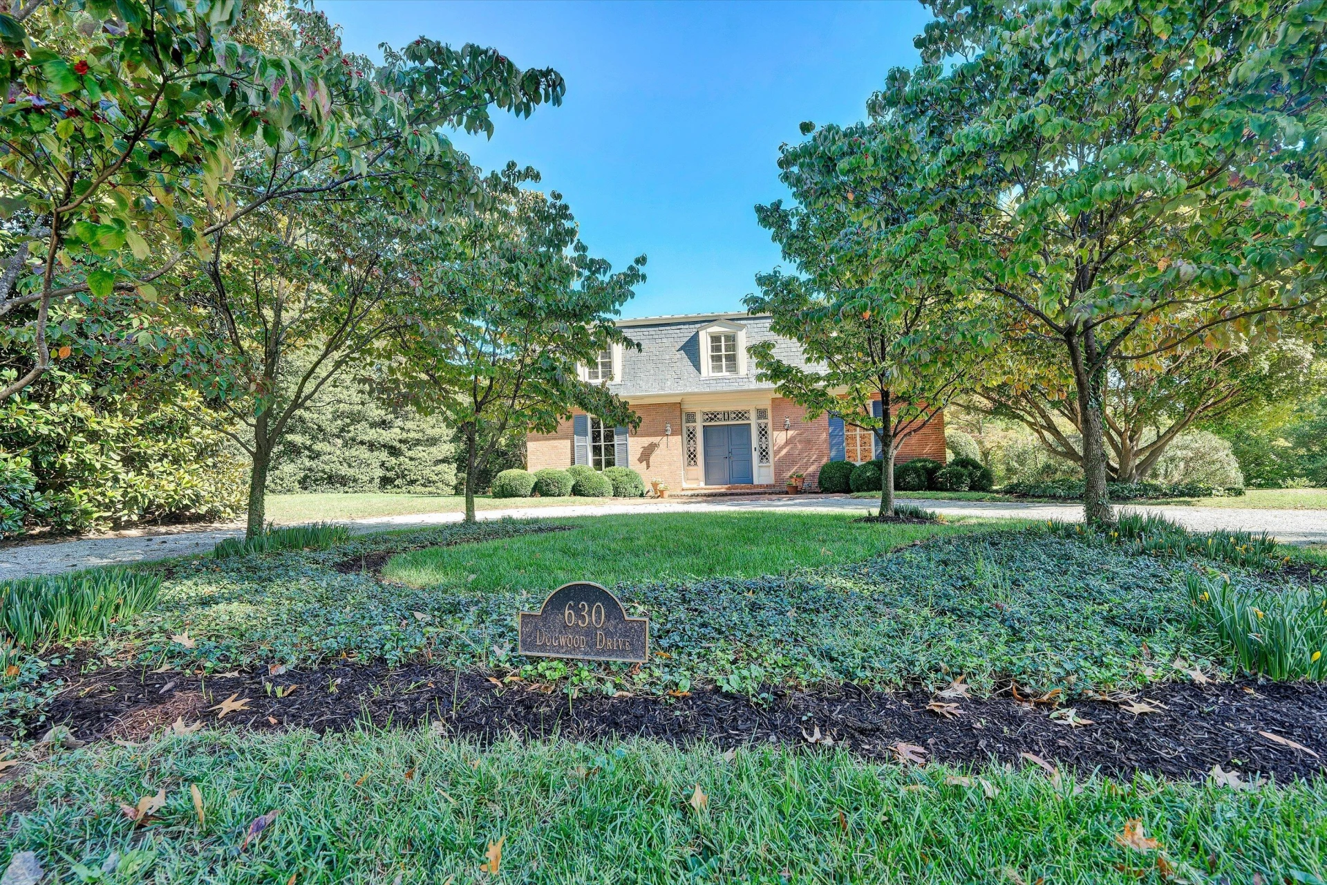 630 Dogwood DR - Photo 2