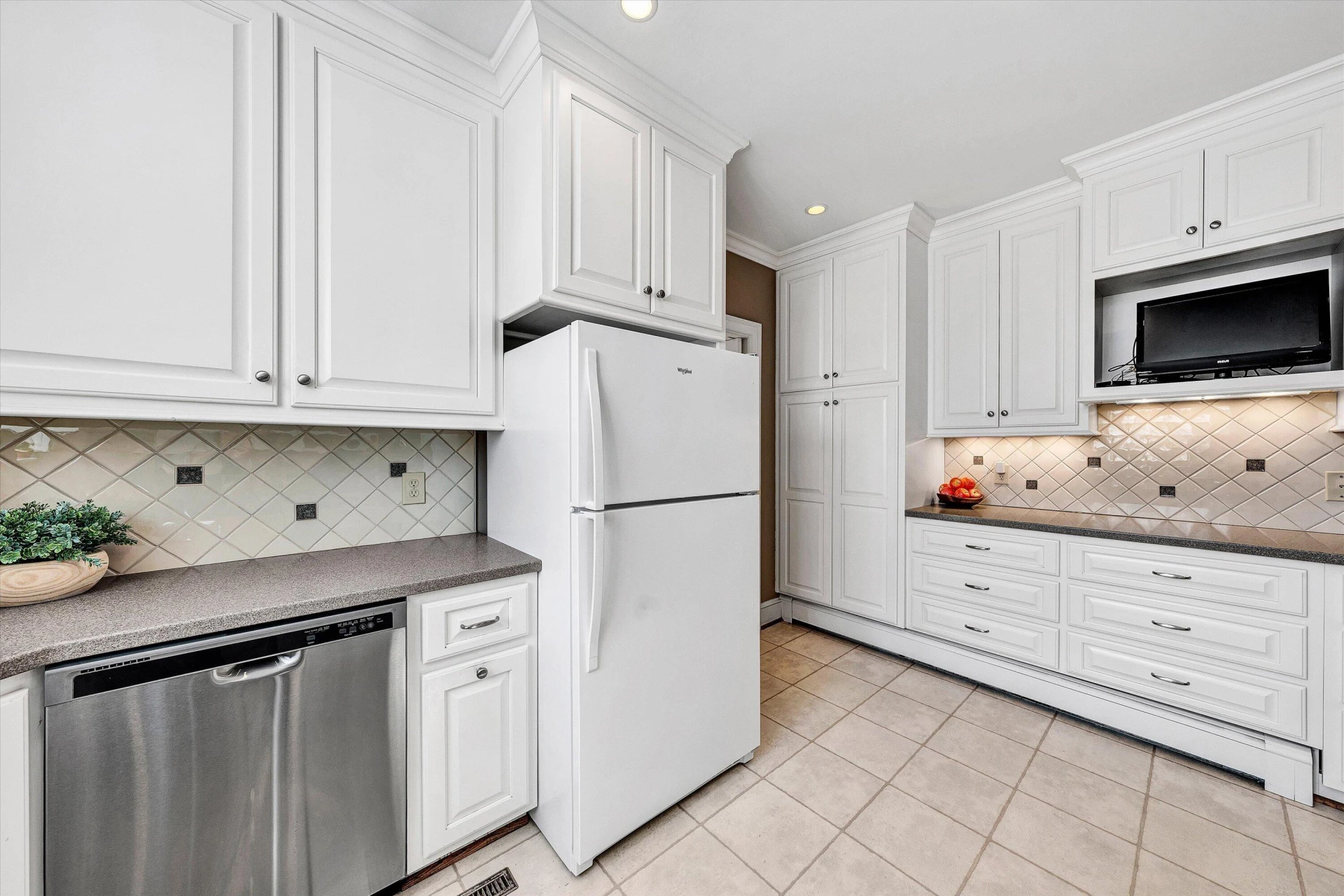 630 Dogwood DR - Photo 16