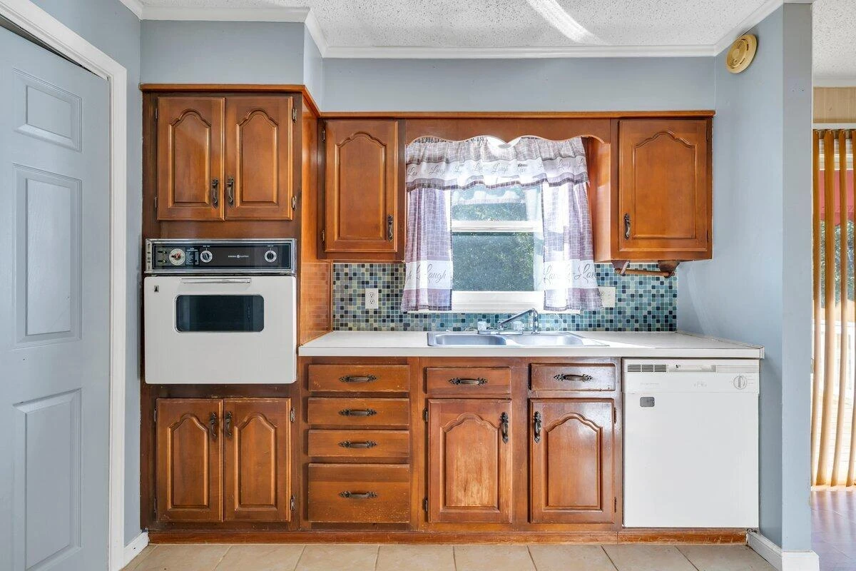 525 Lake Park DR - Photo 14
